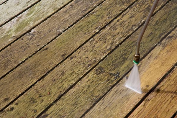 Cost of Deck Mold Removal in Birmingham
